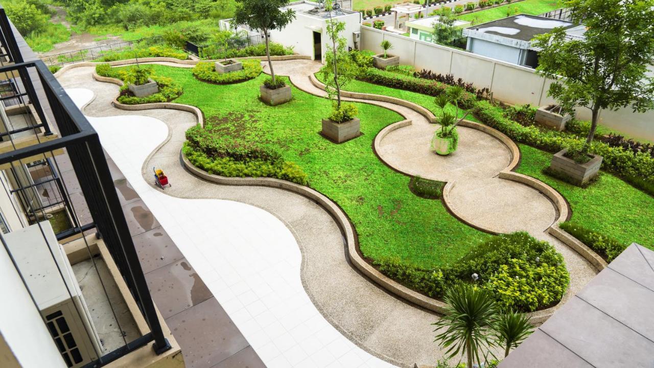 Azalea Suites Cikarang By Jayakarta Group Zewnętrze zdjęcie
